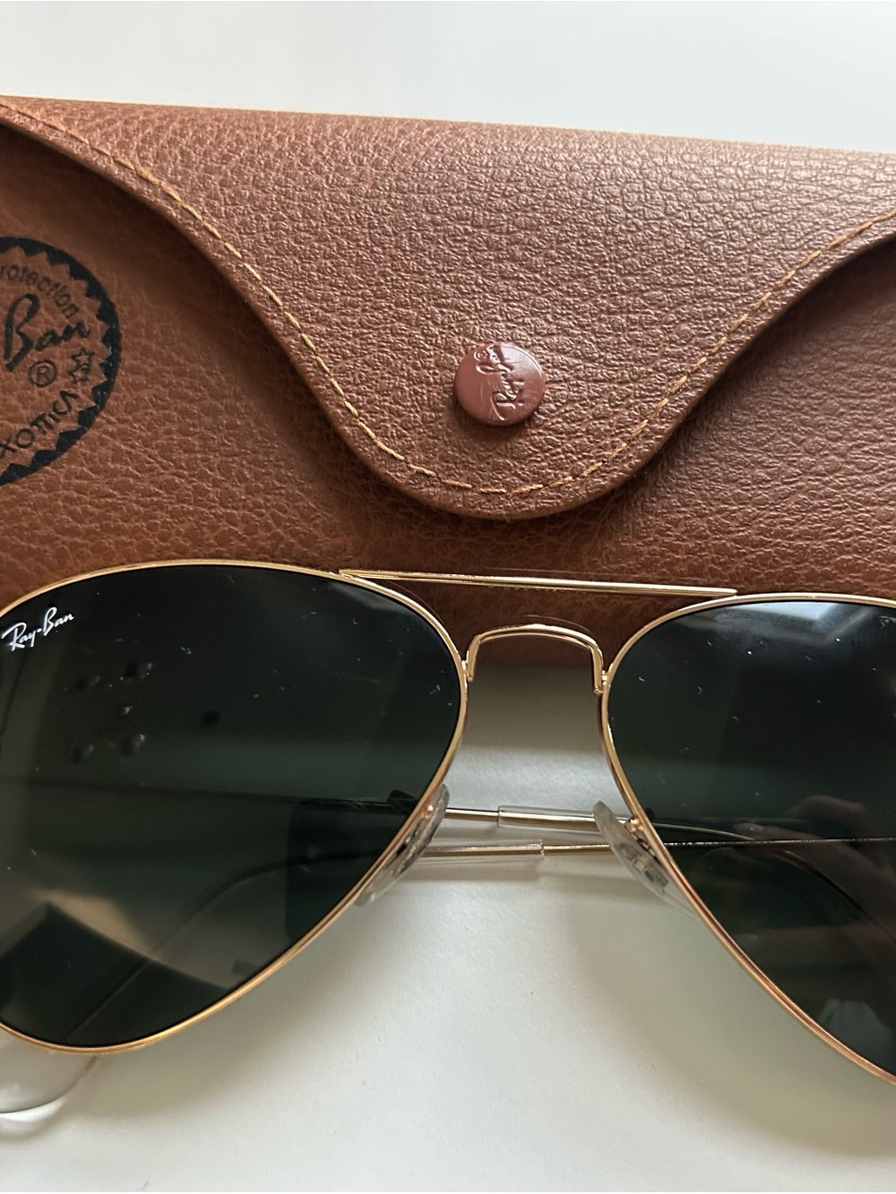 Ray-Ban Aviator Classic Sunglasses with Gold Frame and Dark Green Lenses